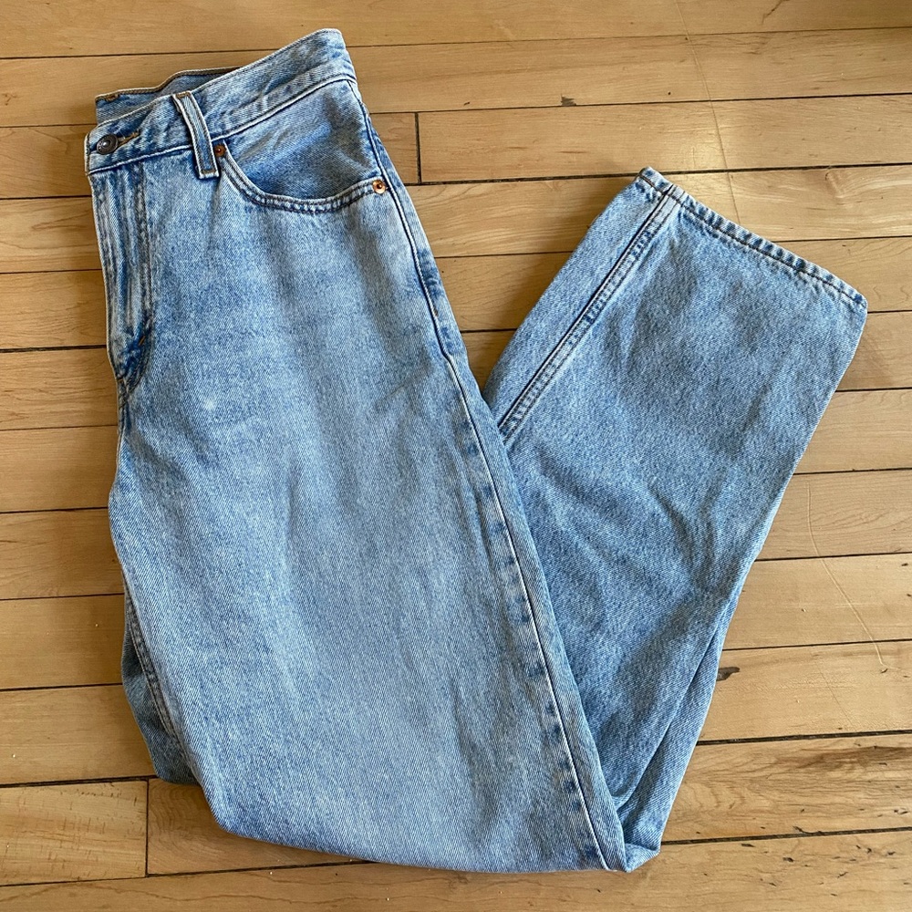 Levi’s Straight Leg Light Wash